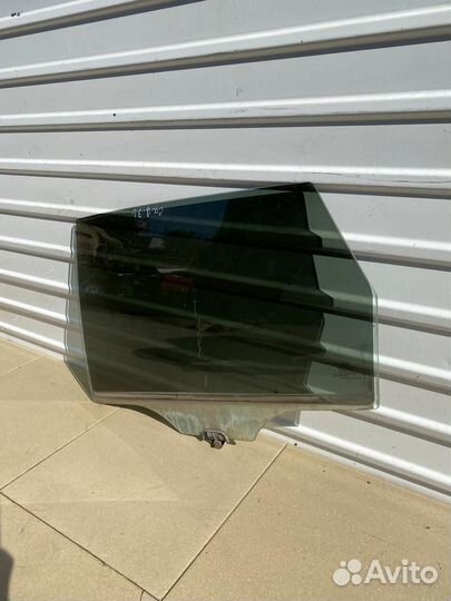 Стекло двери заднее левое Kia Ceed (ED)