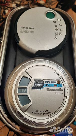 Пара CD портативных плеера Panasonic