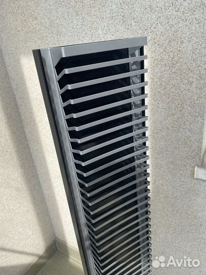 Дизайнерская стойка для CD/DVD дисков