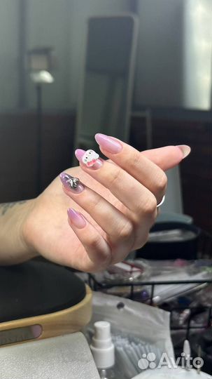 Модель на маникюр