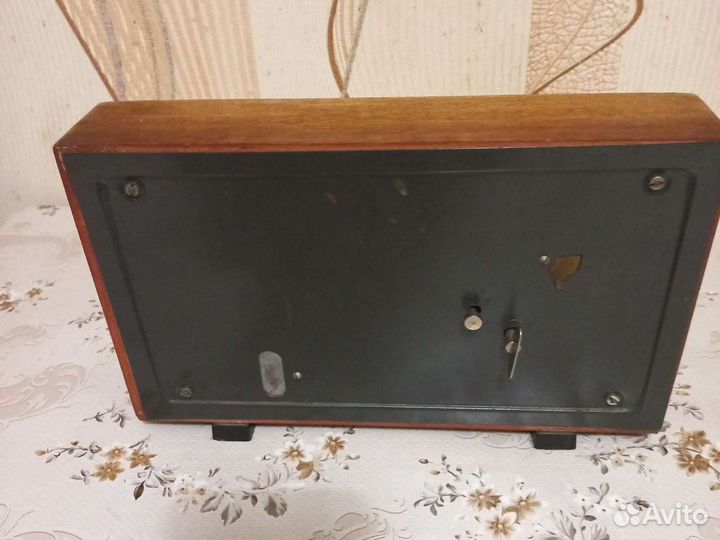 Часы судовые, настенные, настольные, каминные