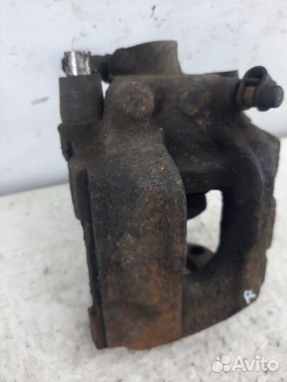 Суппорт тормозной задний правый Bmw X3 внедорожник