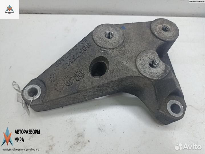 Кронштейн кпп Opel Astra H 2003 90475142