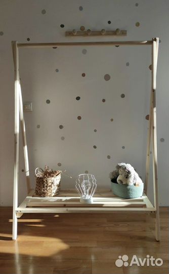 Вешалка напольная деревянная