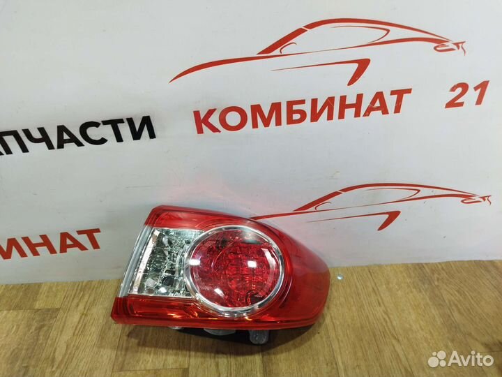 Фонарь задний правый Toyota Corolla E 150