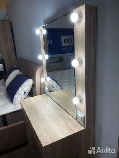 Дамский столик