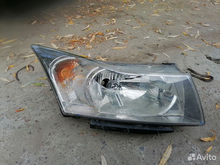 Фара правая на Шевроле Круз 2013 гв