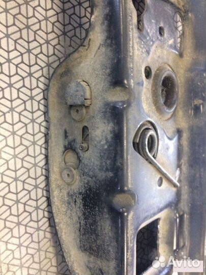 Верхняя планка телевизора Opel Astra H Z16XER