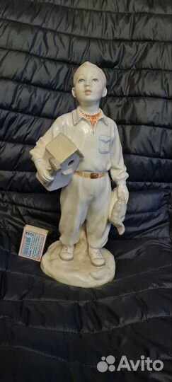Фарфоровая скульптура