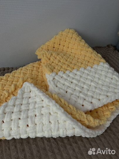 Теплый вязанный плед