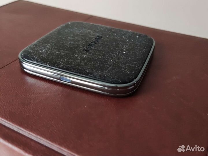 Беспроводная зарядка Samsung EP-PG900IBR