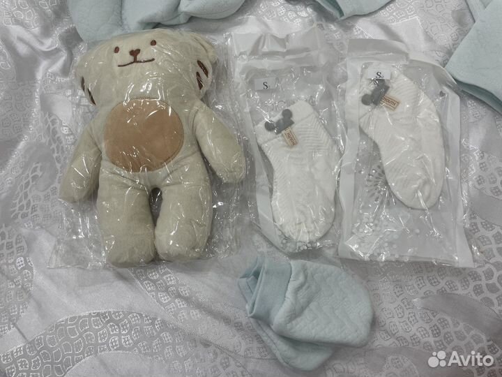 Комлект на выписку одежда для новорождённых 18 шт