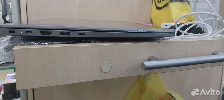 Ноутбук Tecno