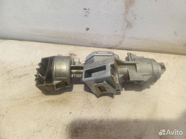 Замок зажигания Ford Focus 2 CB4 2006 3M513F880