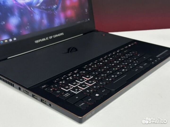 Asus Rog Zephyrus 120Гц GTX1080 8G Core i7 16G