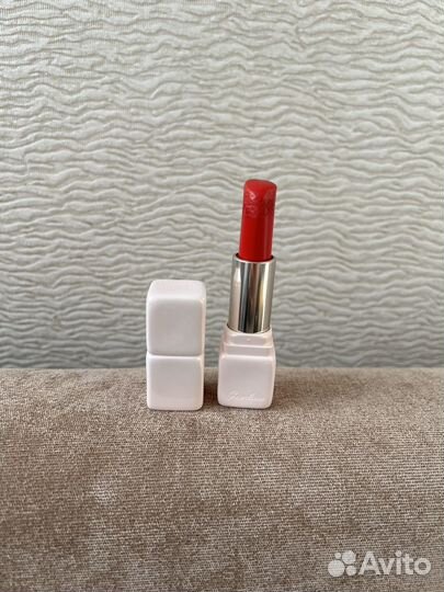 Красная помада Guerlain 572 kk red