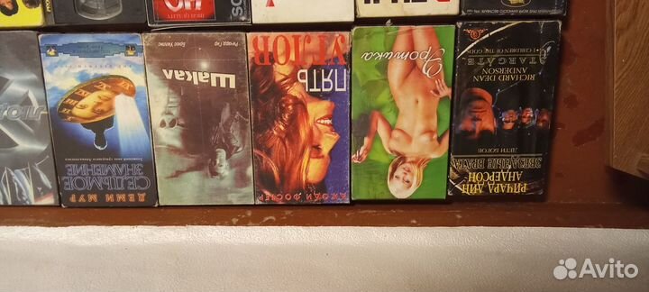 Видеокассеты и двд с фильмами