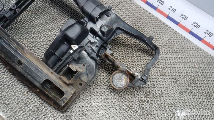 Панель передняя/телевизор (элемент) Hyundai Tucson