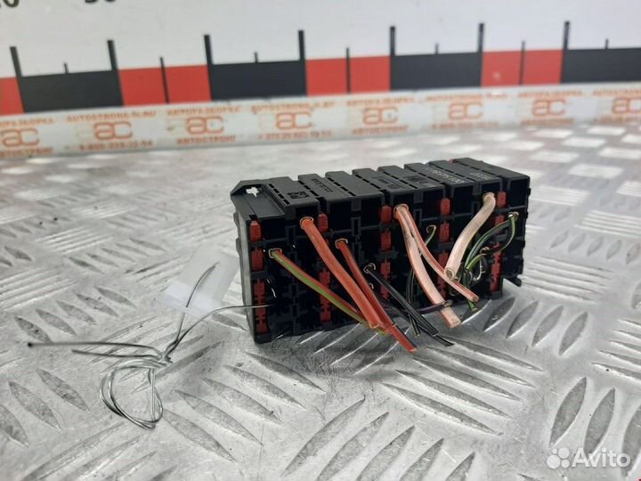 Блок предохранителей Mercedes-Benz E-Класс