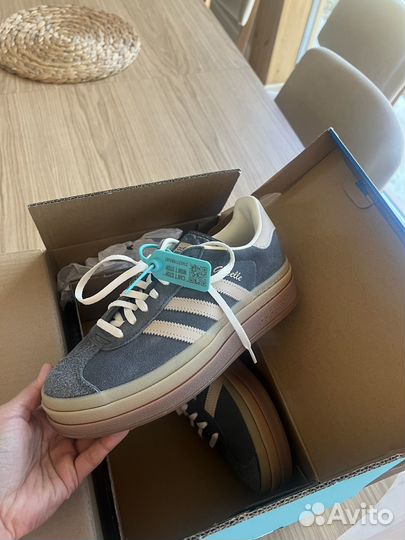 Кроссовки adidas gazelle bold женские