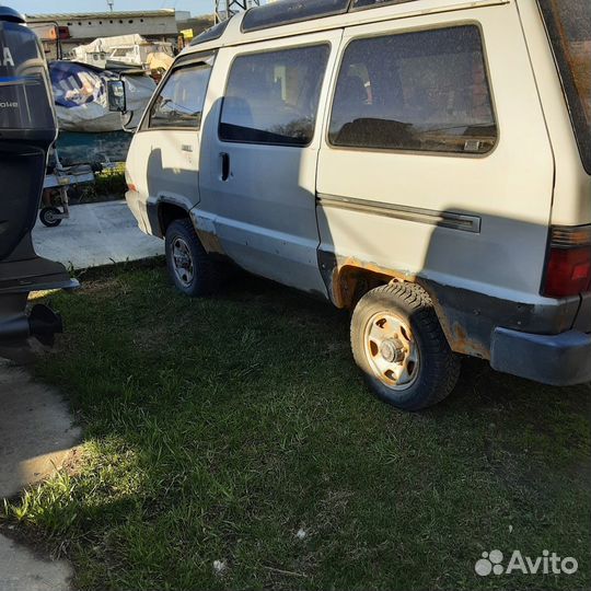 Toyota Town Ace 2.0 AT, 1991, битый, 500 000 км