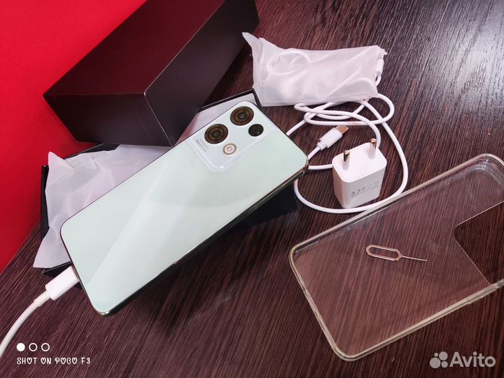 OPPO Reno 8 Pro, 12/256 ГБ
