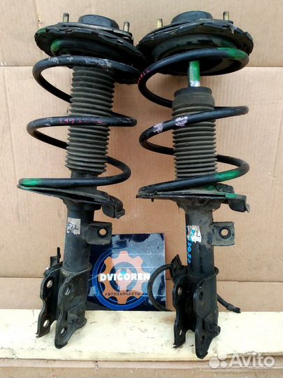 Передние стойки амортизаторов Nissan Teana 31