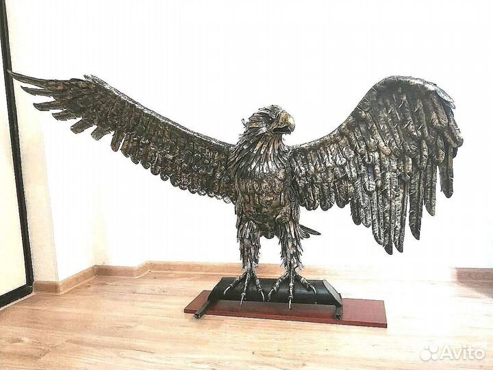 Гордый орёл Кавказа-скульптура