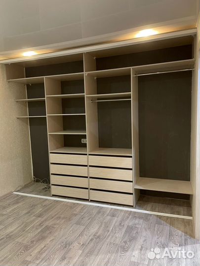 Шкаф купе с зеркалом