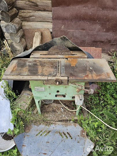 Деревообрабатывающий станок