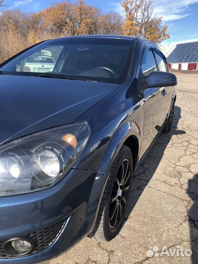 Opel Astra 1.6 МТ, 2013, 140 000 км