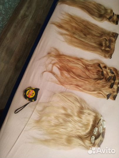 Волосы на заколках блонд
