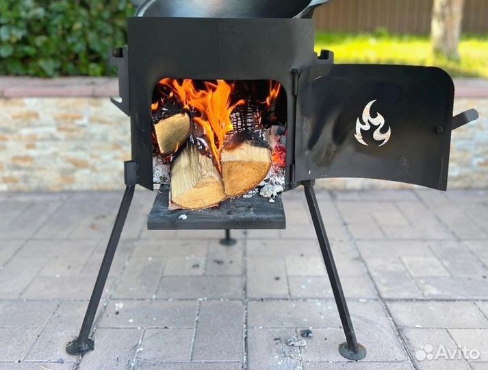 Очаг для казана с трубой и дверцей Премиум