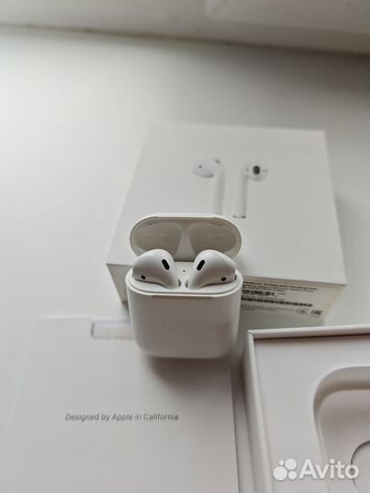 Беспроводные наушники apple airpods