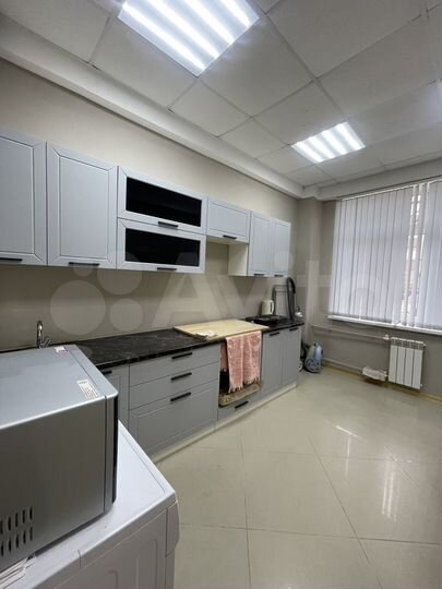 2-к. квартира, 60 м², 1/9 эт.