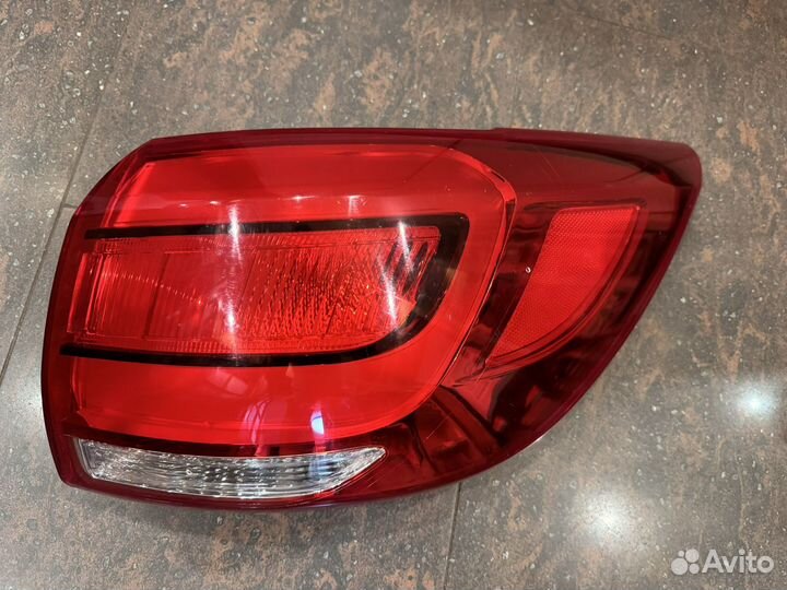 Kia Sportage 3 задняя правая фара