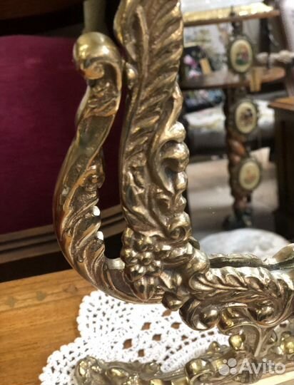 Винтажное настольное на ножке зеркало литьё латунь