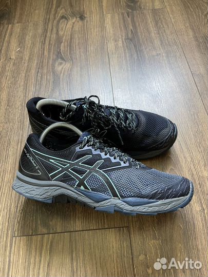 Кроссовки Asics размер 40,5 оригинал