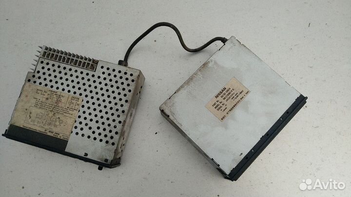 Магнитофон Nissan