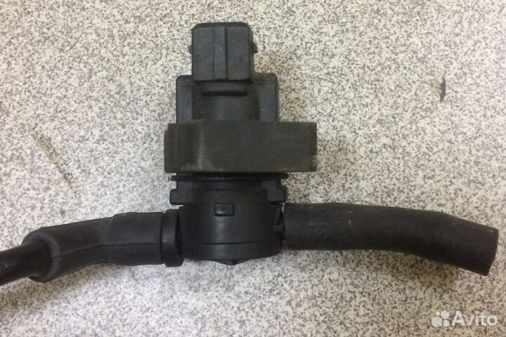 Клапан вентиляции топливного бака A0004701593 MB