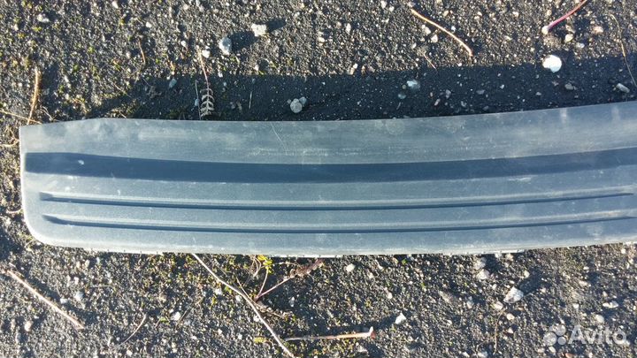 Land Rover Freelander 2 накладка бампера lr005751