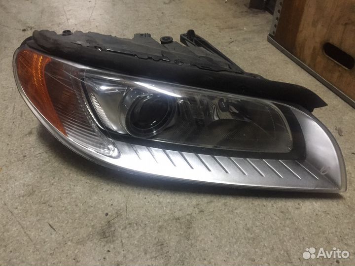 Вольво XC70 фара правая ксенон S80 31353539