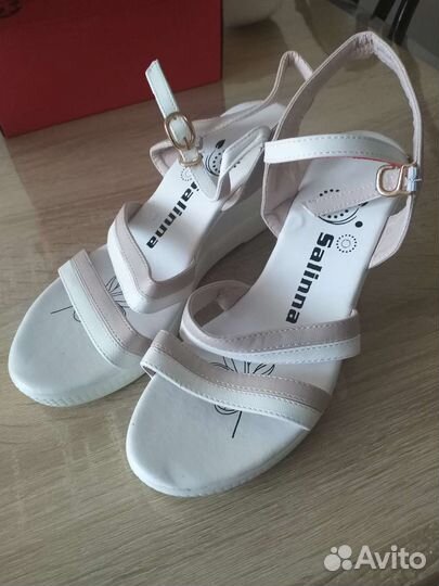 Босоножки женские