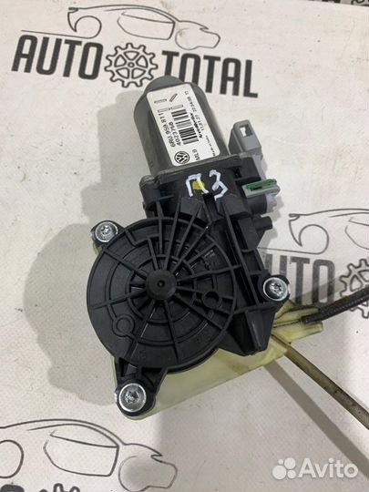 Стеклоподъемник задний правый Volkswagen Polo