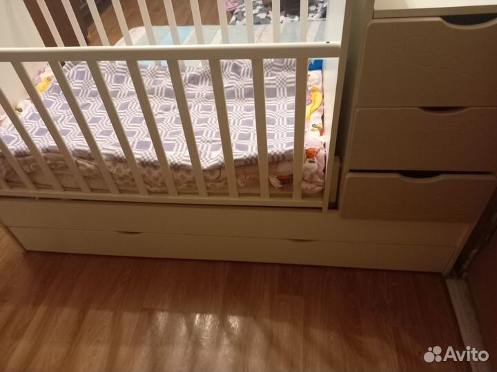 Детская кроватка трансформер с маятником 0+