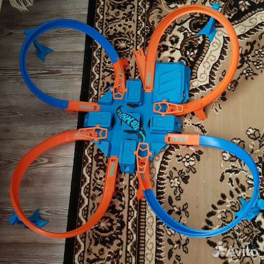 Игрушка Трек Хот Виллс Опасный перекресток