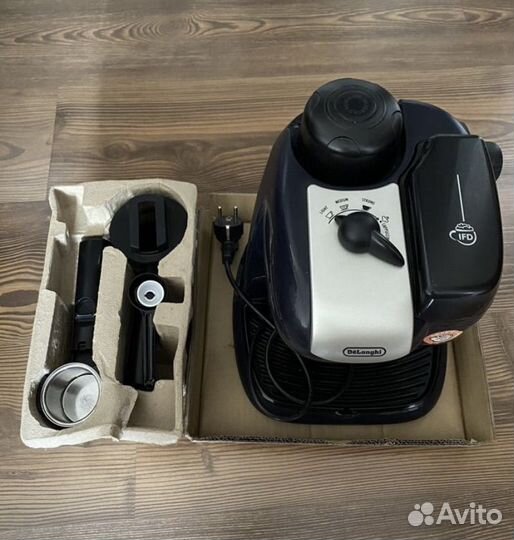 Кофеварка рожковая Delonghi ES 9/ кофемашина