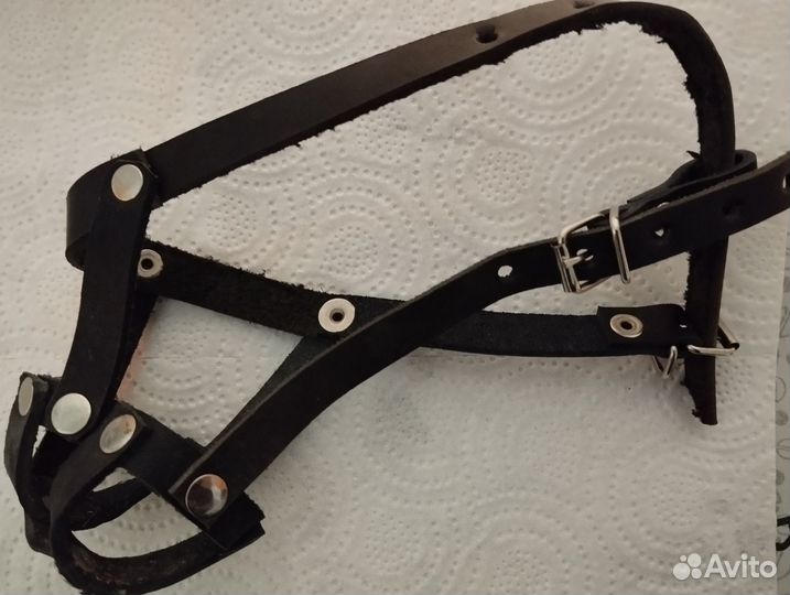 Продаётся кожаный намордник для маленькой собаки