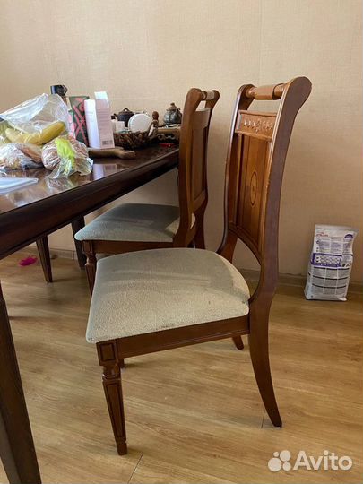Кухонный стол и стулья комплект