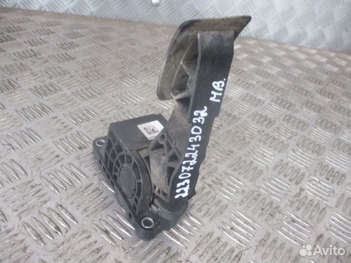 Педаль газа электронная Mercedes-Benz A9603000004